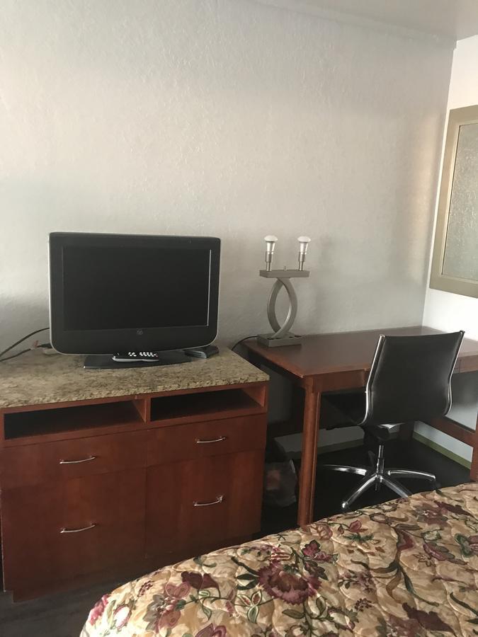 West Main Motel Buckley Экстерьер фото